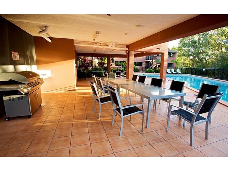 7 Brown Street, Labrador QLD 4215