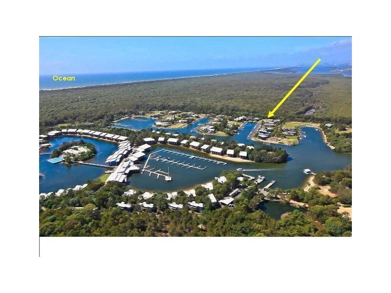 32 Doeblien Drive, South Stradbroke QLD 4216