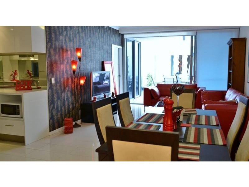 219/19 Imperial Parade, Labrador QLD 4215