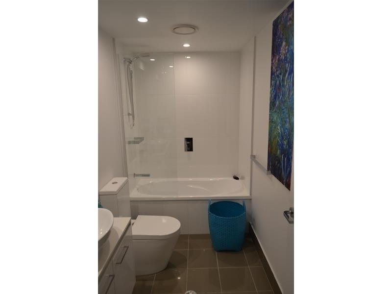 219/19 Imperial Parade, Labrador QLD 4215