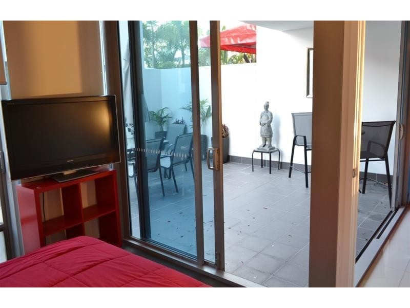 219/19 Imperial Parade, Labrador QLD 4215