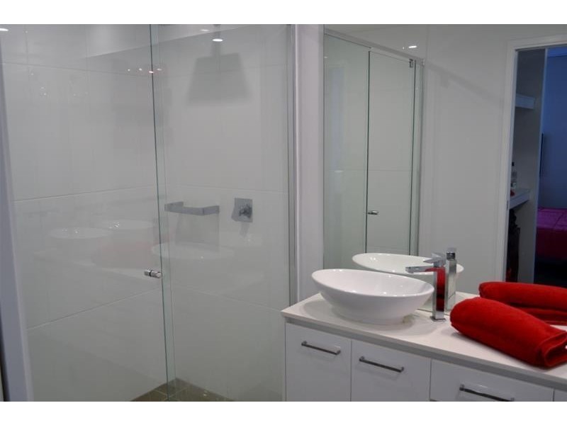 219/19 Imperial Parade, Labrador QLD 4215