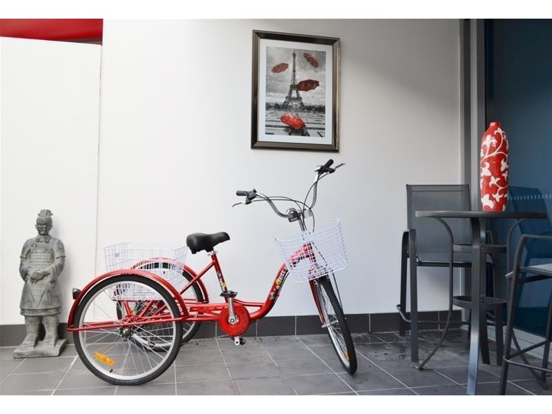 219/19 Imperial Parade, Labrador QLD 4215