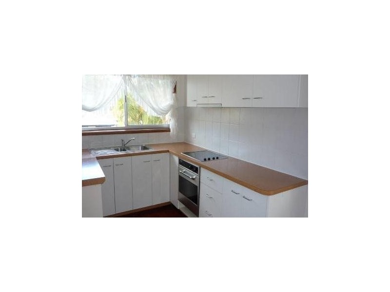 1 & 2/3 Enid Avenue, Southport QLD 4215