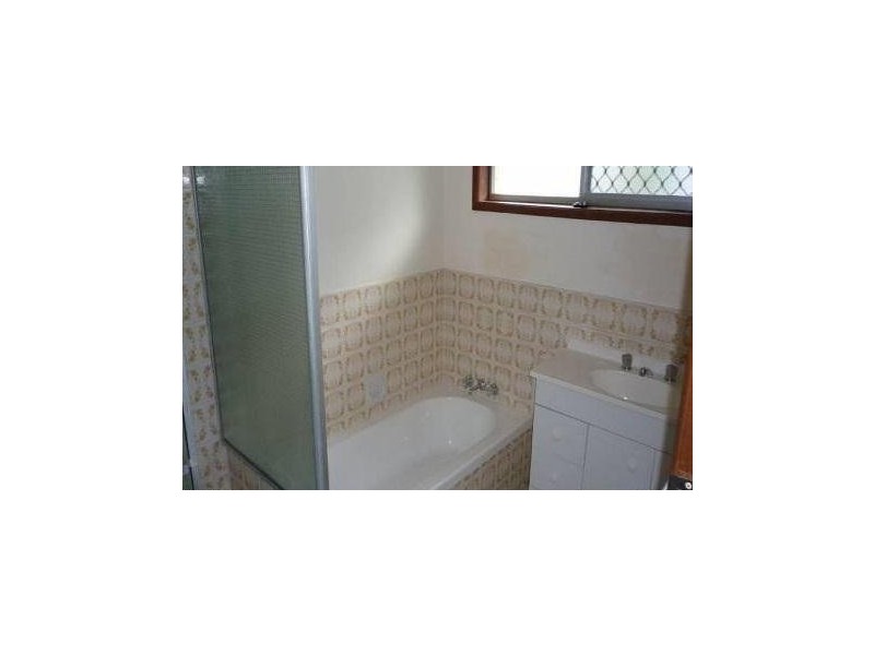 1 & 2/3 Enid Avenue, Southport QLD 4215