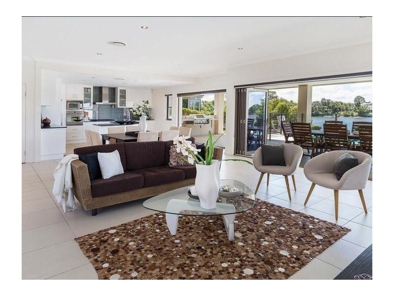 27 North Bank Court, Helensvale QLD 4212