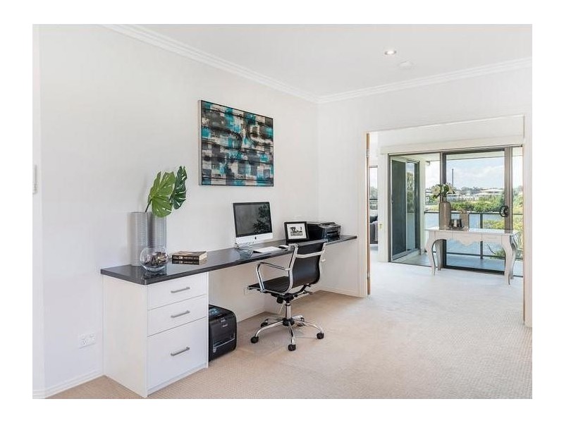 27 North Bank Court, Helensvale QLD 4212