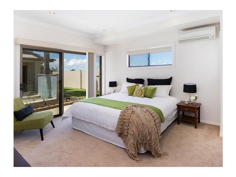 27 North Bank Court, Helensvale QLD 4212