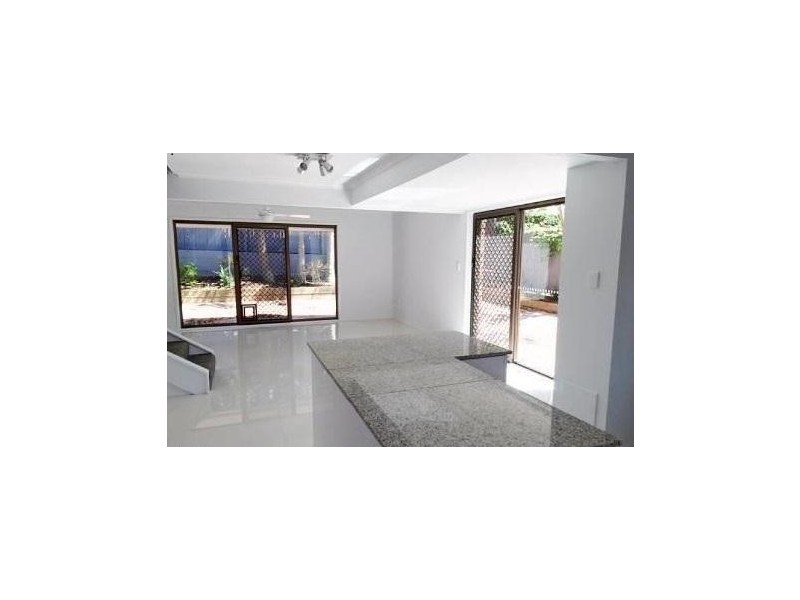 4/57 Benowa Road, Southport QLD 4215