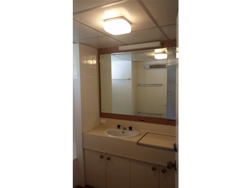 9/2 Marine Parade, Southport QLD 4215