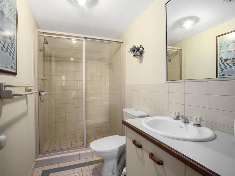 10/66-68 Bauer Street, Southport QLD 4215