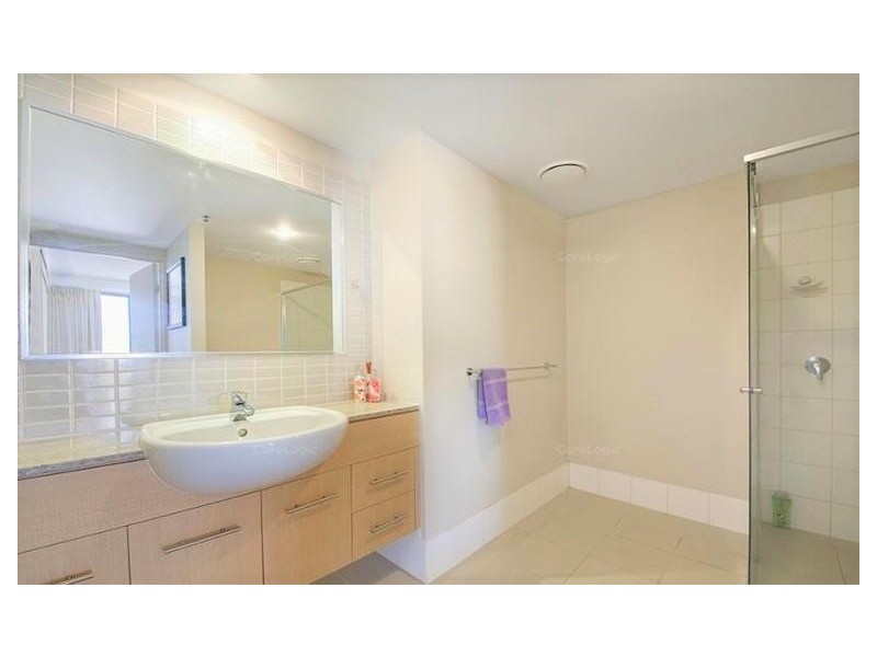 216/105 Scarborough Street, Southport QLD 4215