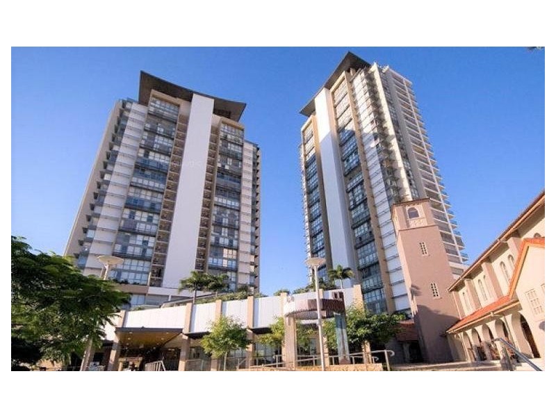 216/105 Scarborough Street, Southport QLD 4215