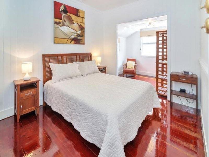 5 Gillian Lane, Southport QLD 4215