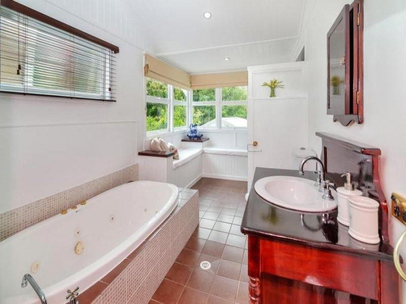 5 Gillian Lane, Southport QLD 4215