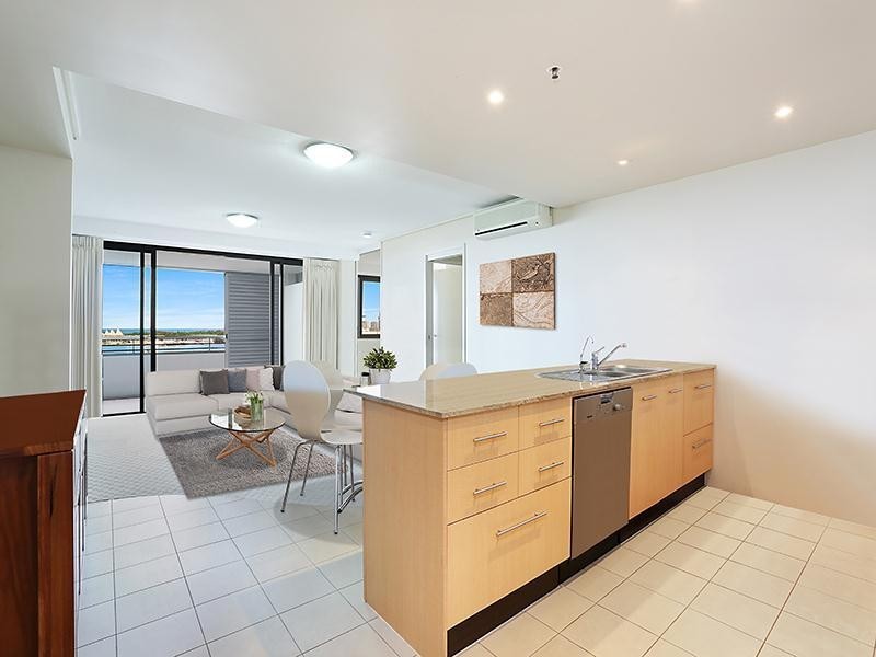 213/105 Scarborough Street, Southport QLD 4215