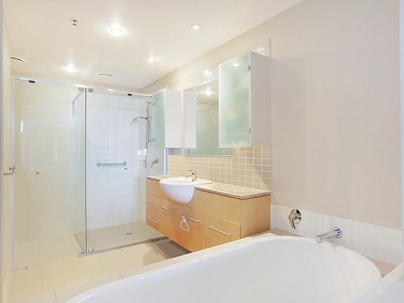 213/105 Scarborough Street, Southport QLD 4215