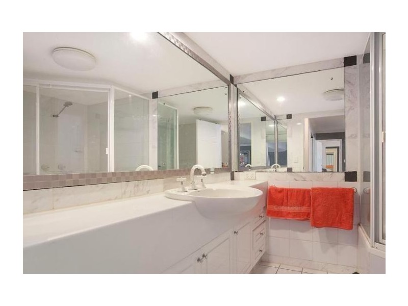 6/4-6 Northcliffe Terrace, Surfers Paradise QLD 4217