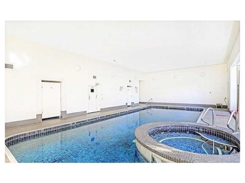 4C/10 Marine Parade, Southport QLD 4215