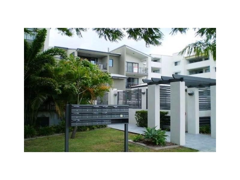 10/46-48  Lenneberg Street, Southport QLD 4215