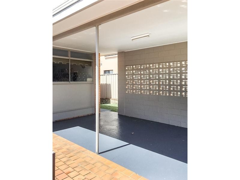 12 Cooper Parade, Southport QLD 4215