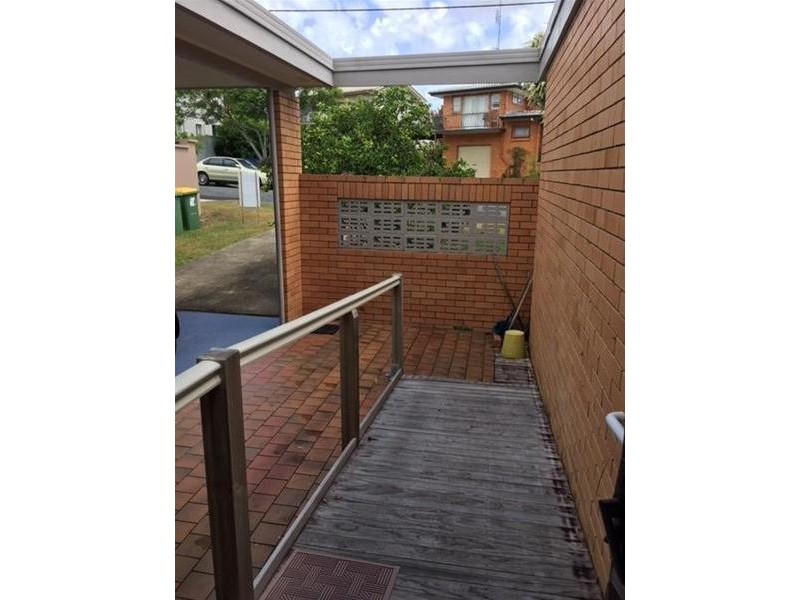 12 Cooper Parade, Southport QLD 4215