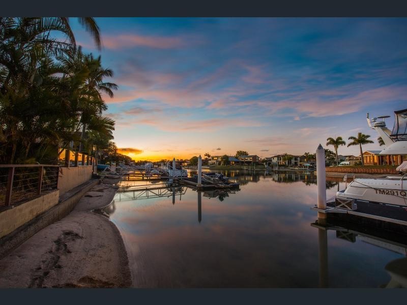 343 Bayview Street, Hollywell QLD 4216