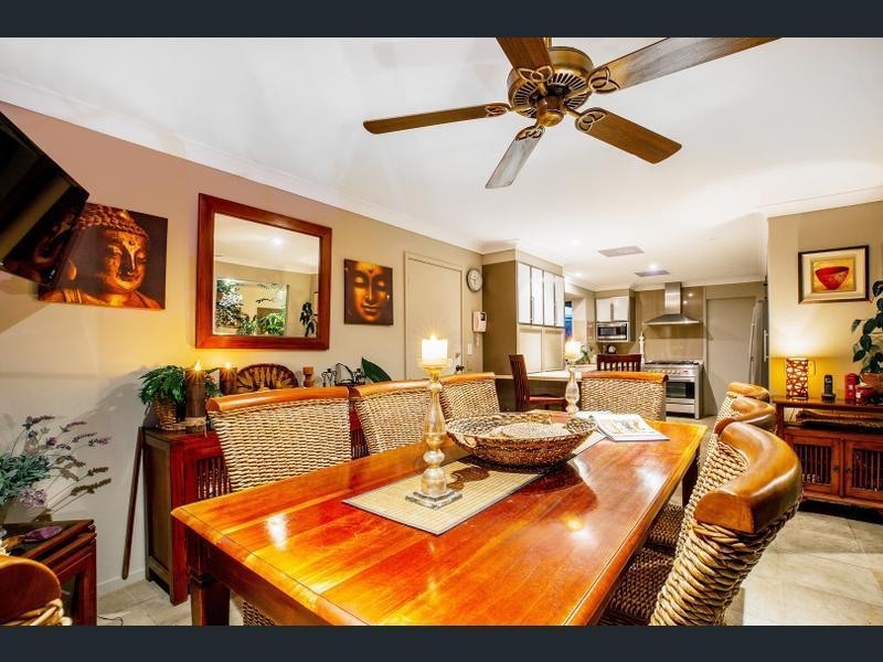 343 Bayview Street, Hollywell QLD 4216