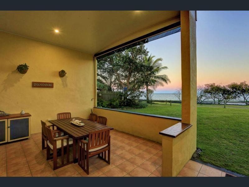 154 Barolin Esplanade, Coral Cove QLD 4670