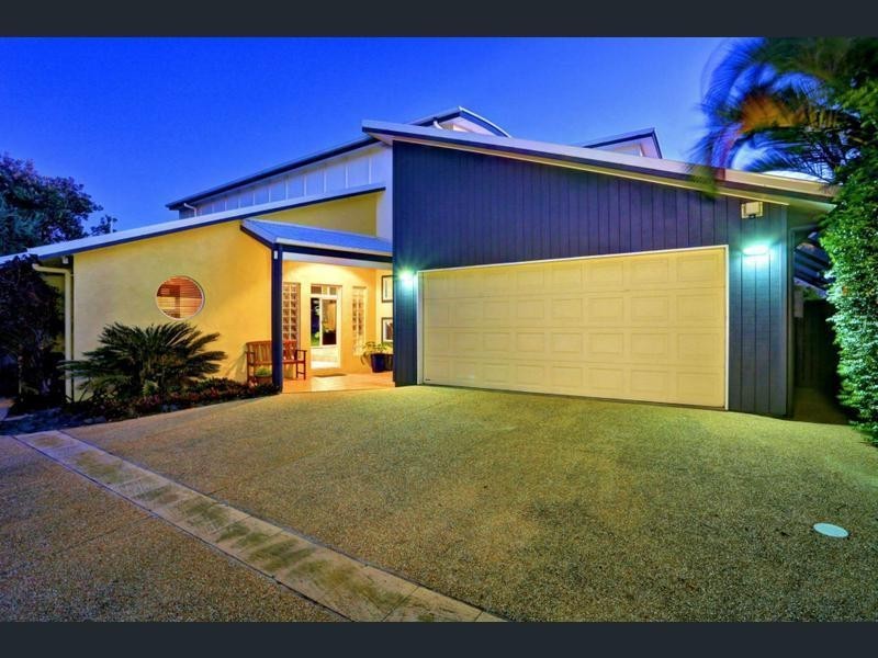 154 Barolin Esplanade, Coral Cove QLD 4670