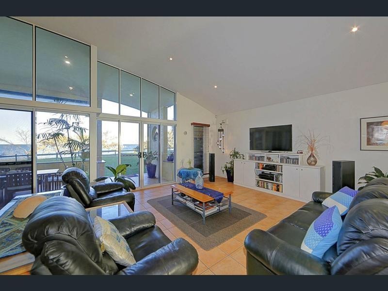 154 Barolin Esplanade, Coral Cove QLD 4670