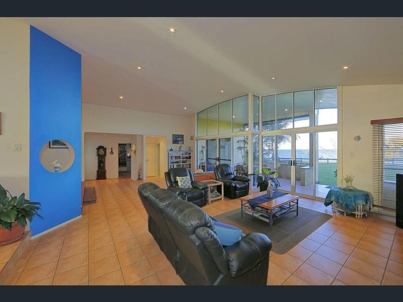 154 Barolin Esplanade, Coral Cove QLD 4670