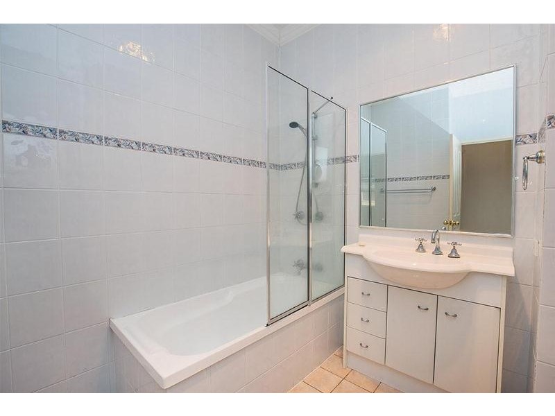 13/82 Limetree Parade, Runaway Bay QLD 4216