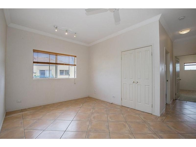 13/82 Limetree Parade, Runaway Bay QLD 4216