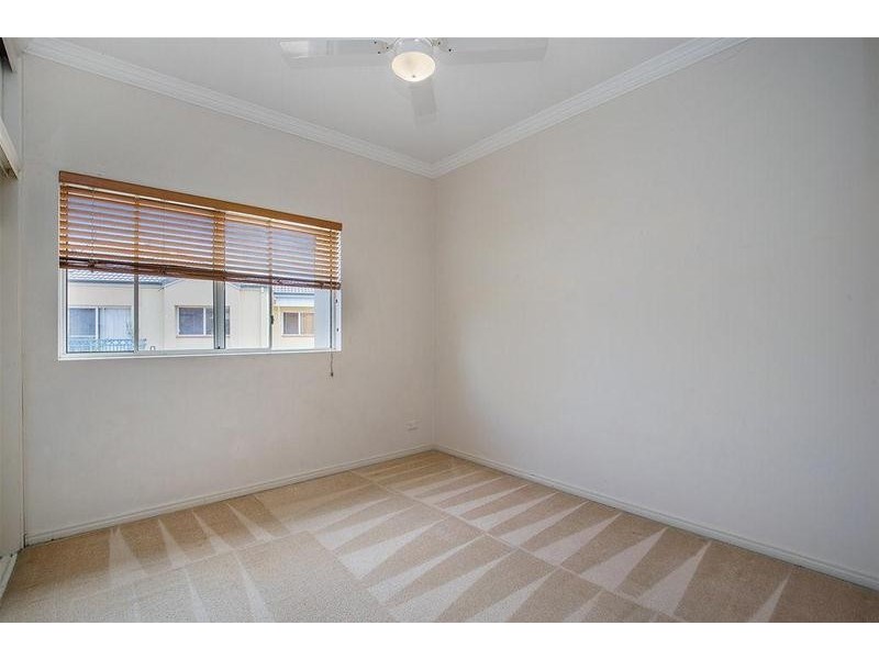 13/82 Limetree Parade, Runaway Bay QLD 4216