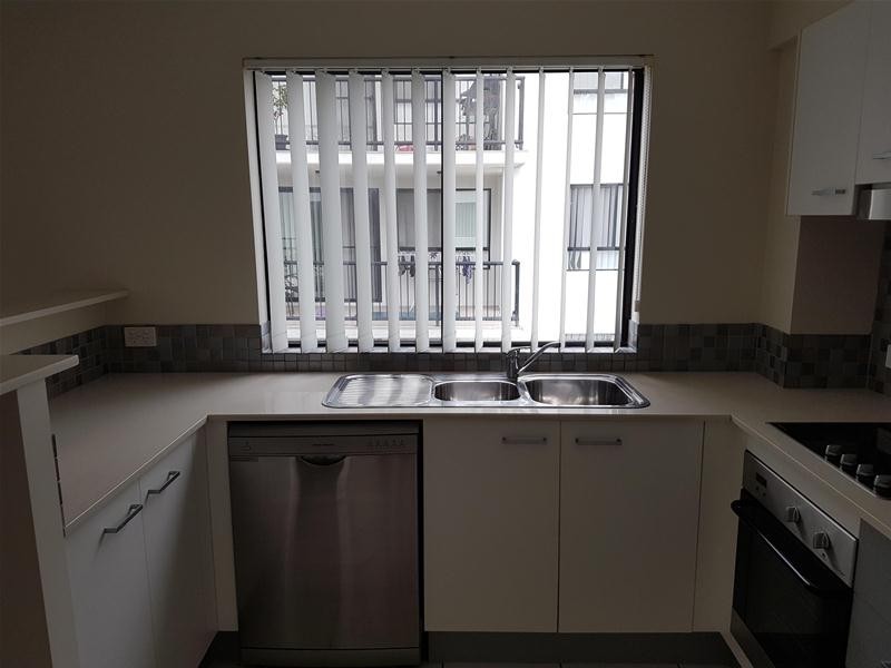 24/15-17  LLOYD Street, Southport QLD 4215