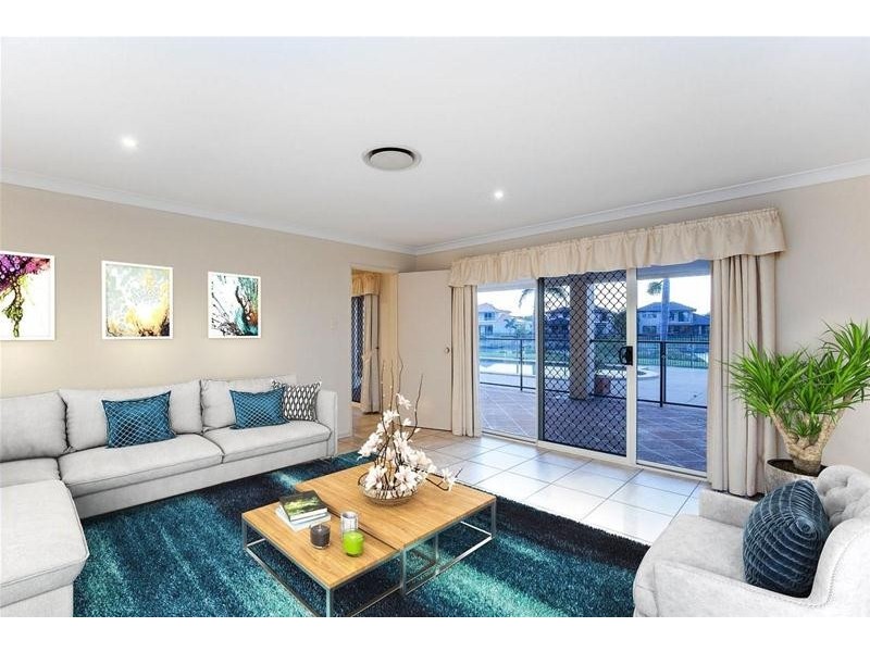 26 Sabrina Avenue, Helensvale QLD 4212