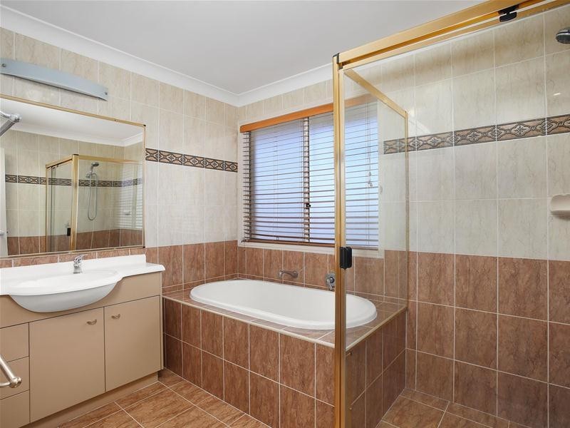 26 Sabrina Avenue, Helensvale QLD 4212