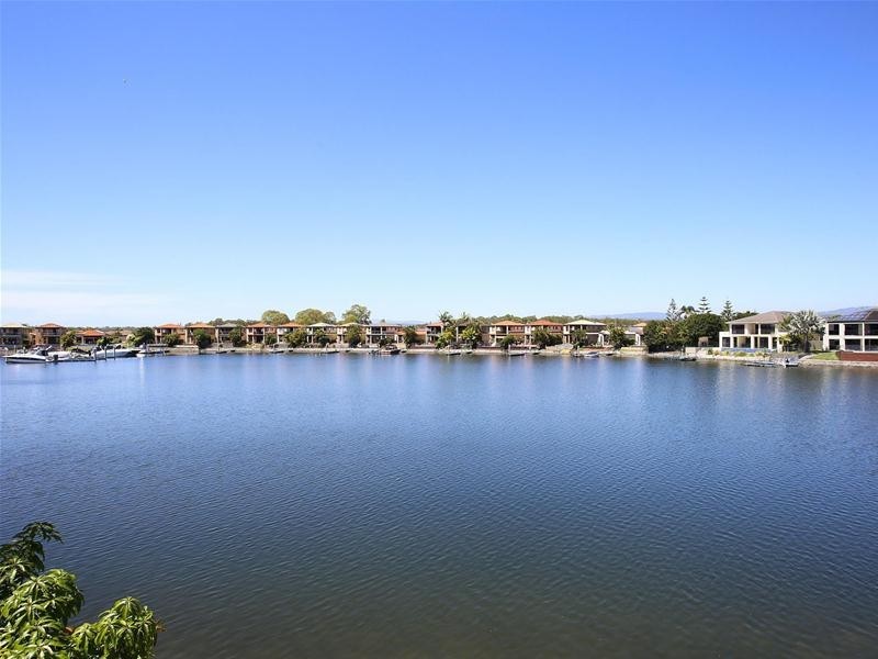 26 Sabrina Avenue, Helensvale QLD 4212