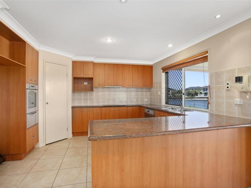 26 Sabrina Avenue, Helensvale QLD 4212