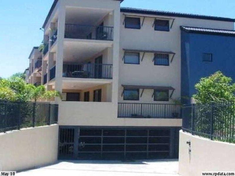 8/31 Middle Street, Labrador QLD 4215