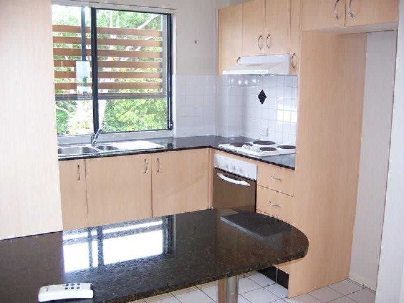 8/31 Middle Street, Labrador QLD 4215