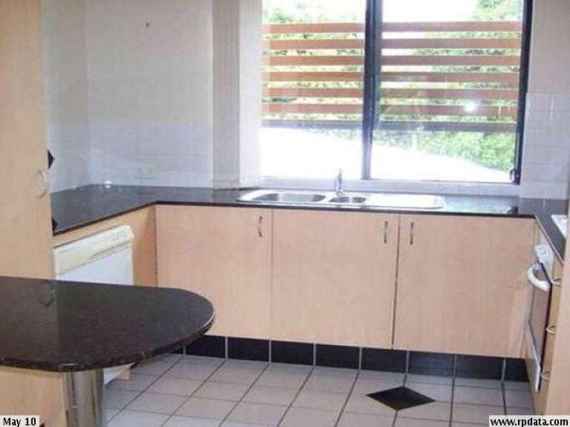 8/31 Middle Street, Labrador QLD 4215