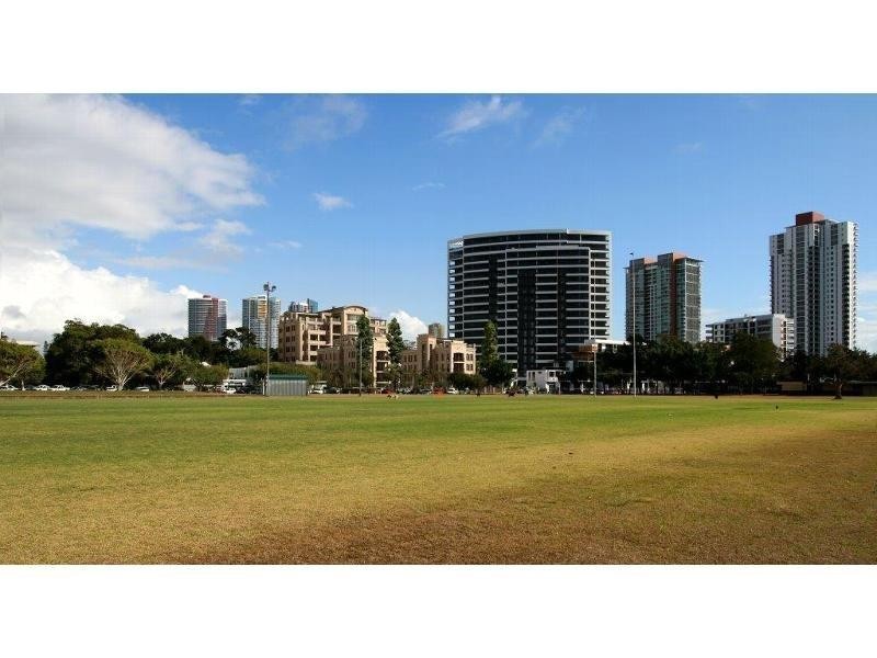 42 Brighton Parade, Southport QLD 4215