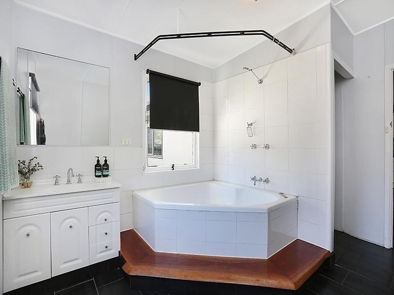 3 Ellen Street, Southport QLD 4215