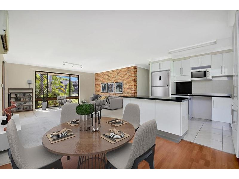 4 Numeralla Avenue, Ashmore QLD 4214