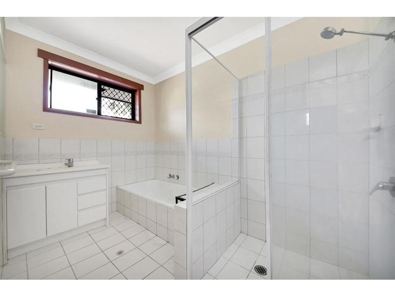 4 Numeralla Avenue, Ashmore QLD 4214