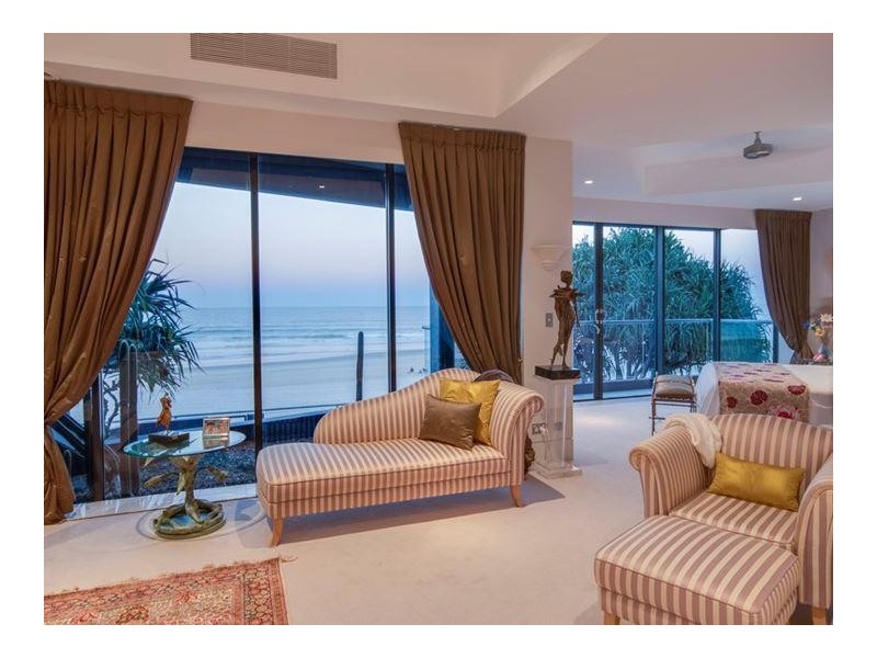 2/3507  Main Beach Parade, Main Beach QLD 4217