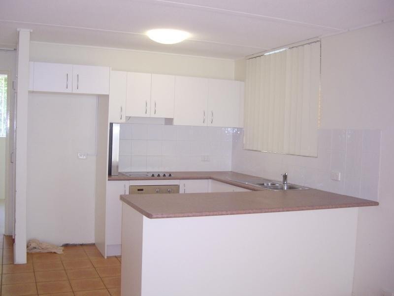 6/4 Marine Parade, Southport QLD 4215