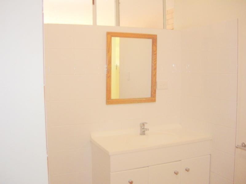 6/4 Marine Parade, Southport QLD 4215